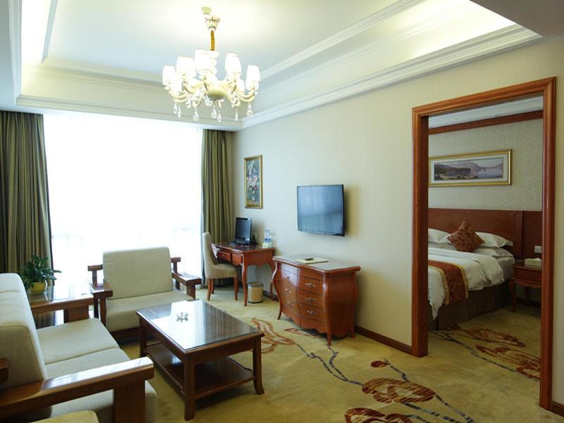 Vienna Classic Hotel Kongtong Avenue Pingliang エクステリア 写真